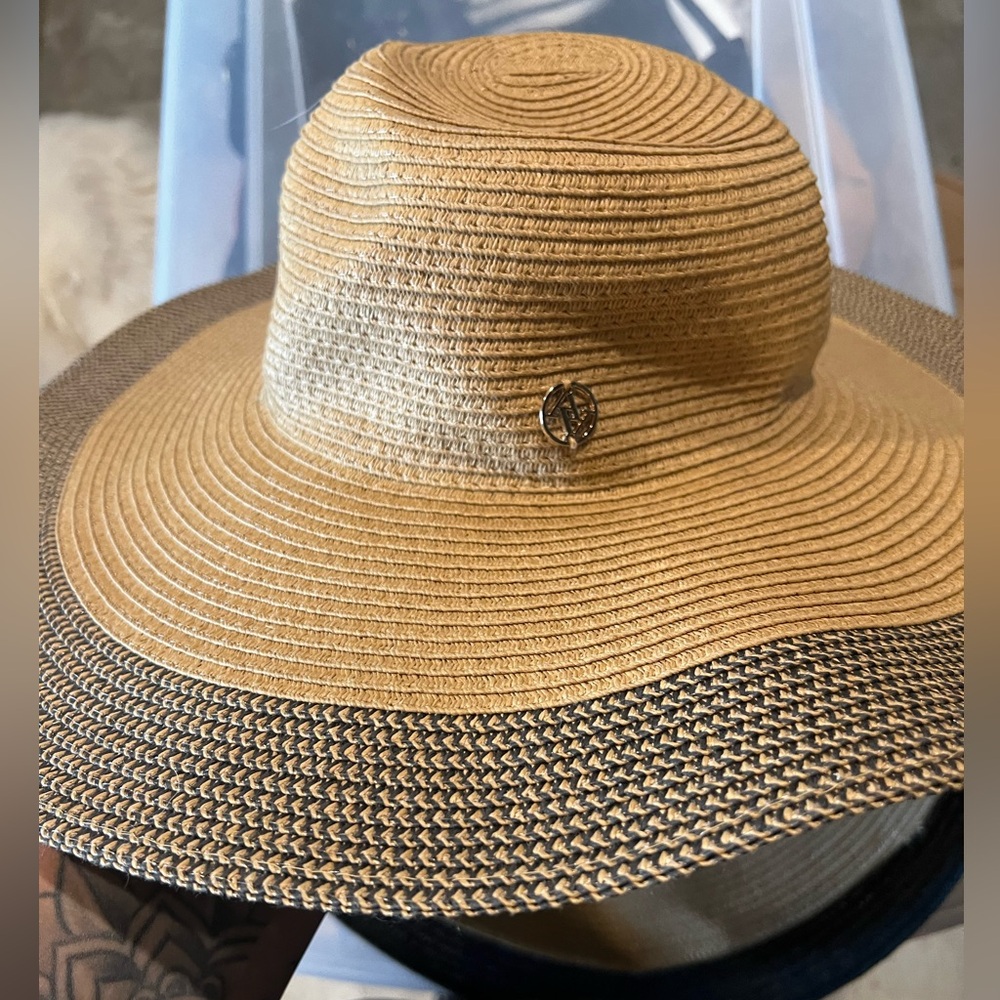 Adrienne Vittadini Woven Tan and Black Sun Hat